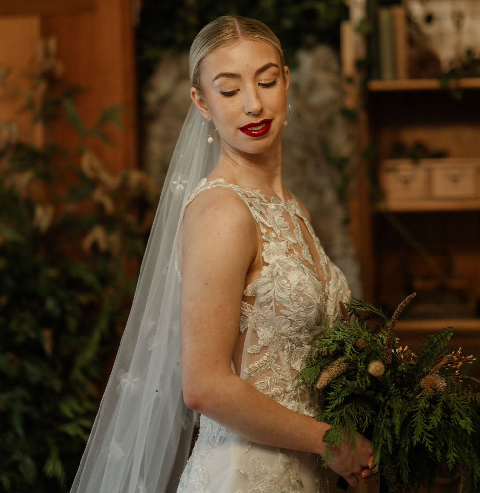 Beth - Flutter Flower Veil, Ivory/Emerald