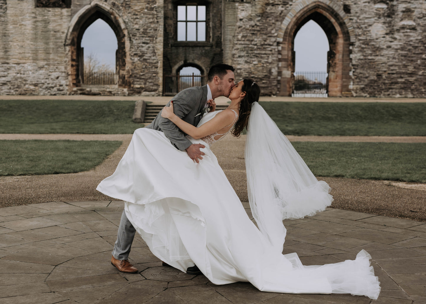 Annie - Ruffled Two-Tier Veil, Ivory
